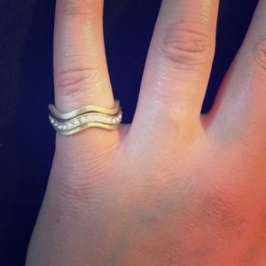 Interlocking gold rings